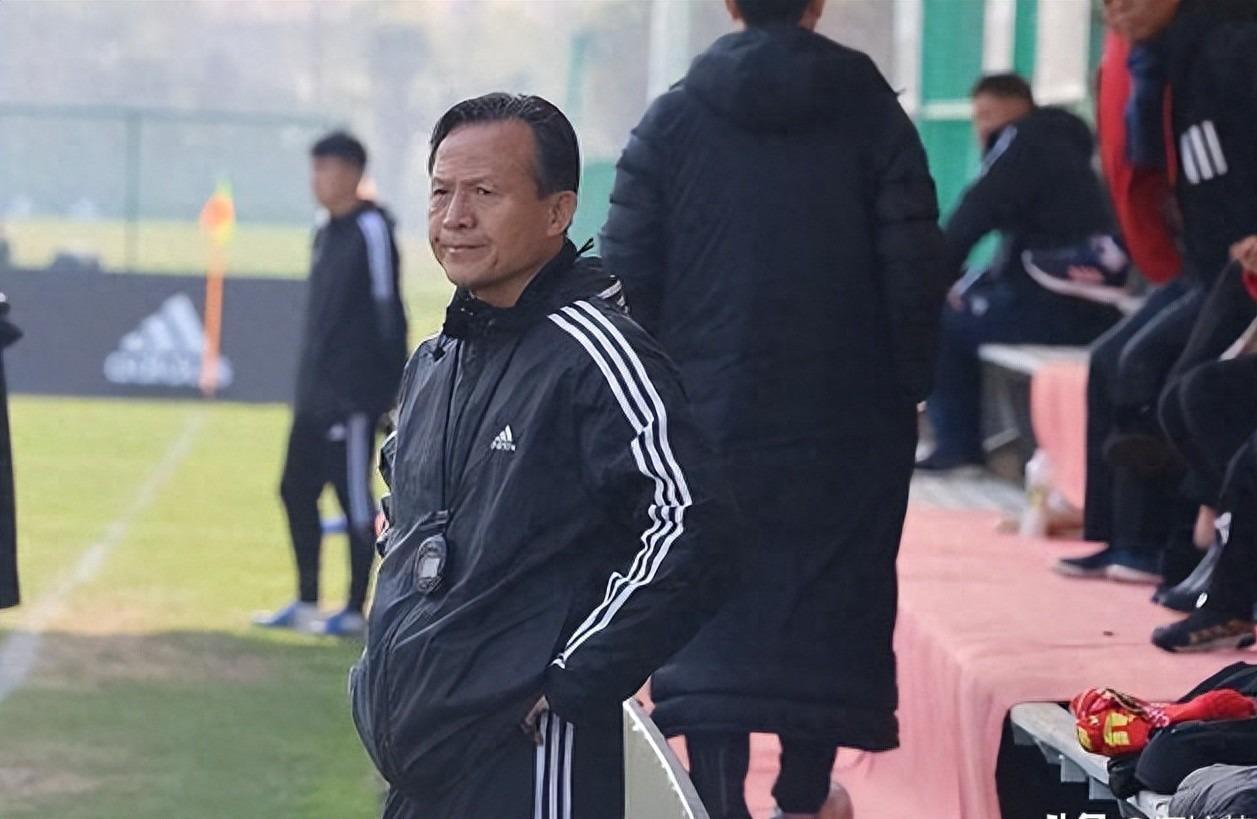 开云体育app-申城传奇教练，曾获5运会金牌，当过申花上港主帅，69岁仍不退休